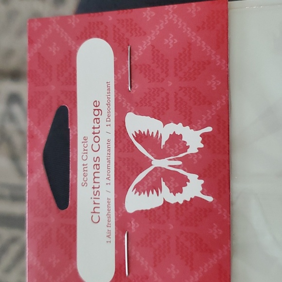 Scentsy Scent Circle Christmas ๐ Cottage ๐ - Picture 2 of 3